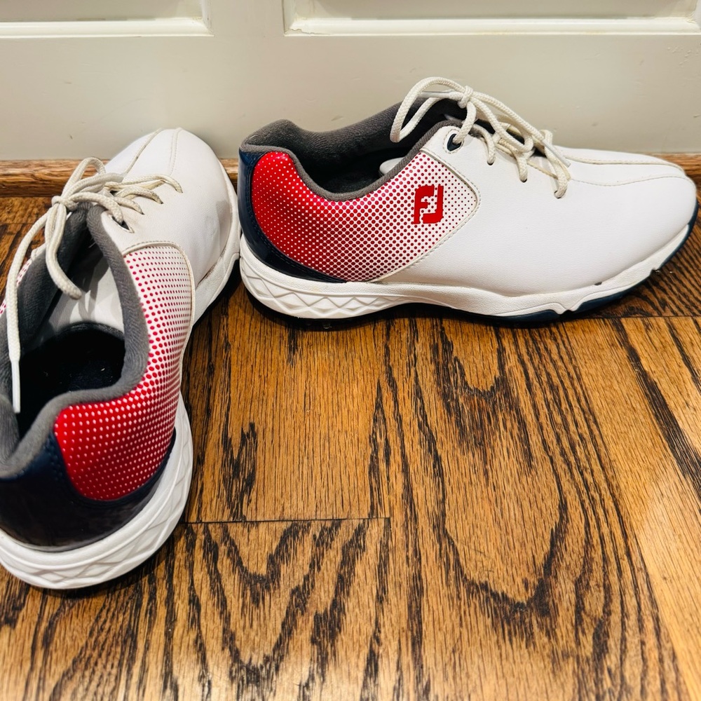Footjoy Boys golf shoes. Size 5